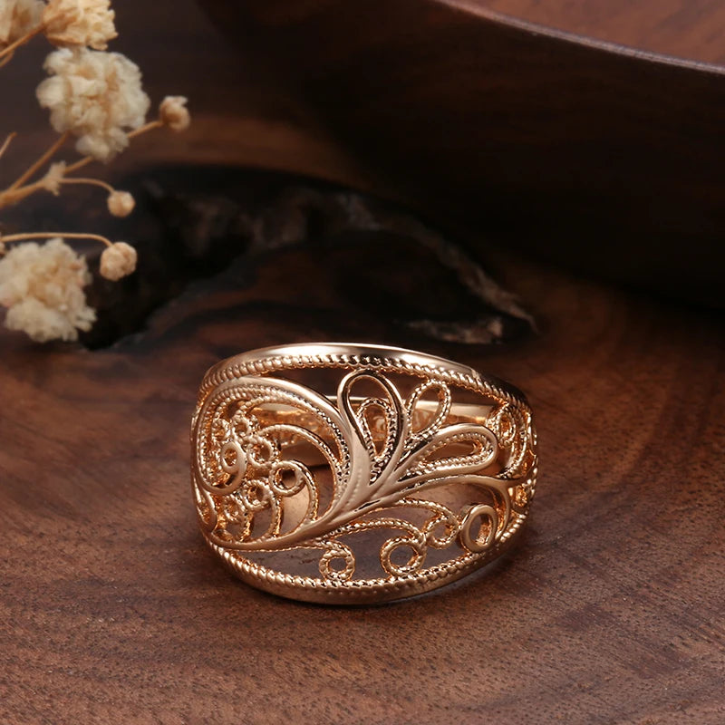 Romantic Hollow Pattern Ring