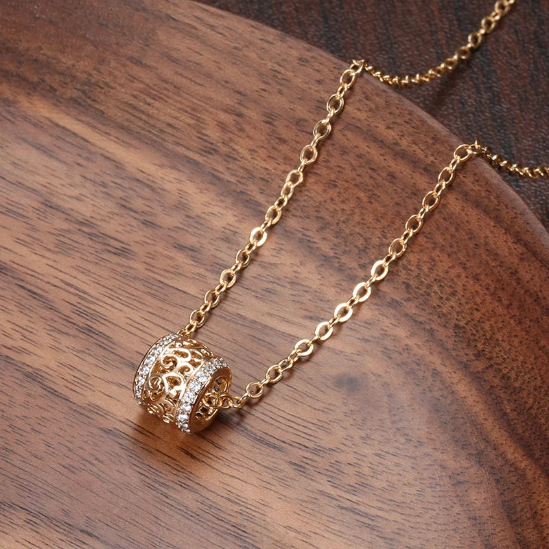 Hollow Crystal Flower Necklace