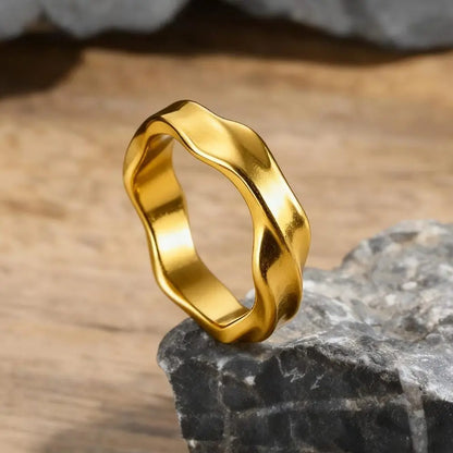 Oxidized Mobius Band Ring