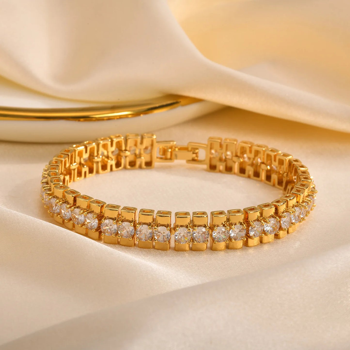 Lumière Paperclip Crystal Bracelet