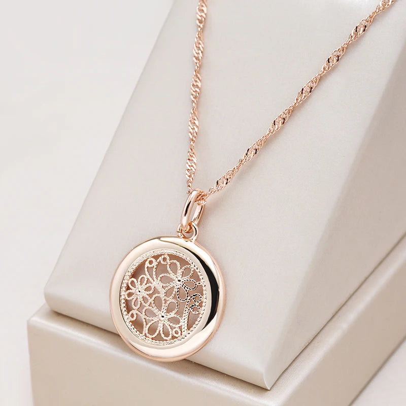 Glossy Boho Flower Necklace